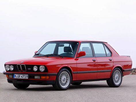 M5, E28, 1985–1987