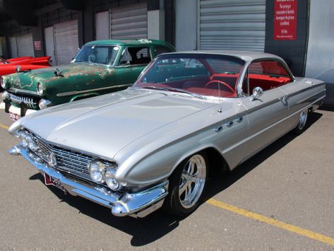 LeSabre, 1960–1961
