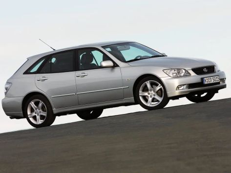IS200, XE10, 2000–2005