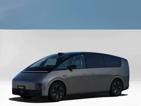 Mega, 2023
