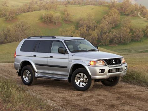 Montero Sport, 2000–2005