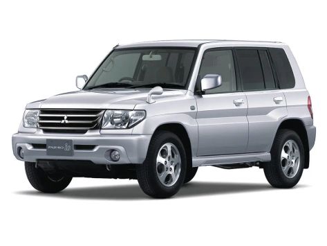 Pajero iO, 2000–2007