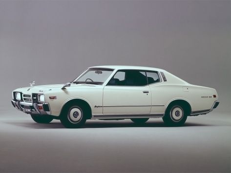 Cedric, 330, 1977–1979