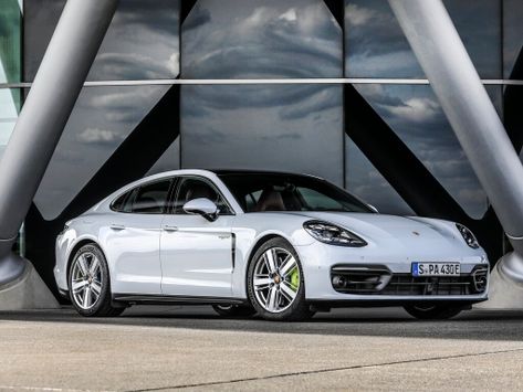 Panamera, 971, 2020–2022
