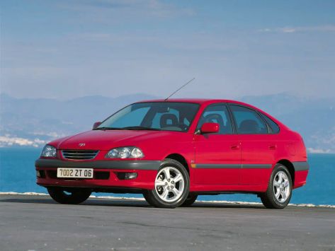 Avensis, T220, 1997–2000